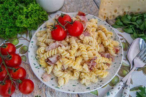 Ароматные макароны с беконом