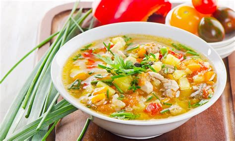 Грибной суп с основой из куриного бульона - лучший выбор для вегетарианцев!