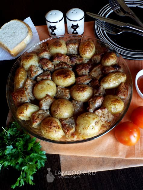 Изысканное блюдо для гурманов: картофель с мясом и сыром в духовке