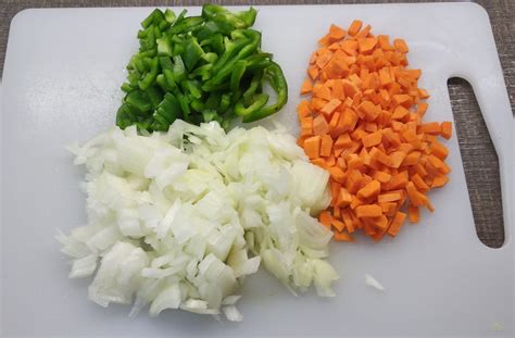 Ингредиенты для вкусного чечевичного супа с нежным курином мясом