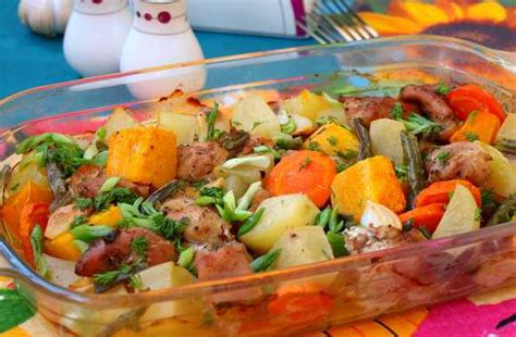 Индейка запеченная с овощами и травами