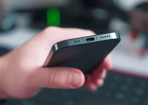 Используйте зарядку через iPhone