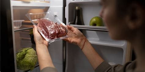 Исследования: вред или польза от употребления просроченных продуктов из морозильной камеры