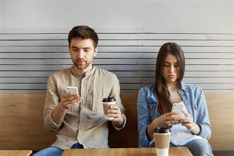 Как соцсети уничтожают отношения