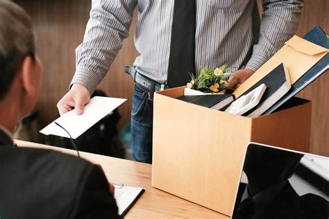 Как удержать сотрудников без работы