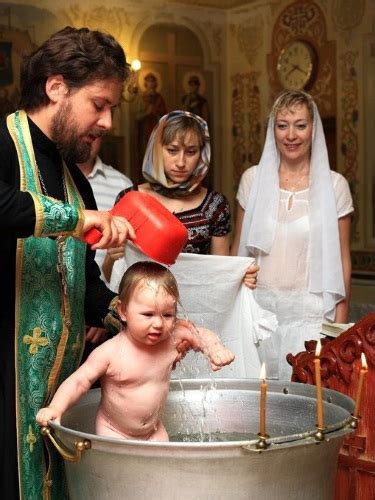 Крестный на крещении мальчика: значимое участие
