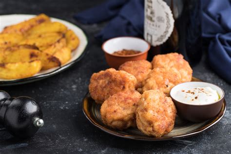 Куриные наггетсы с овощным пюре: полезная и вкусная альтернатива фаст-фуду