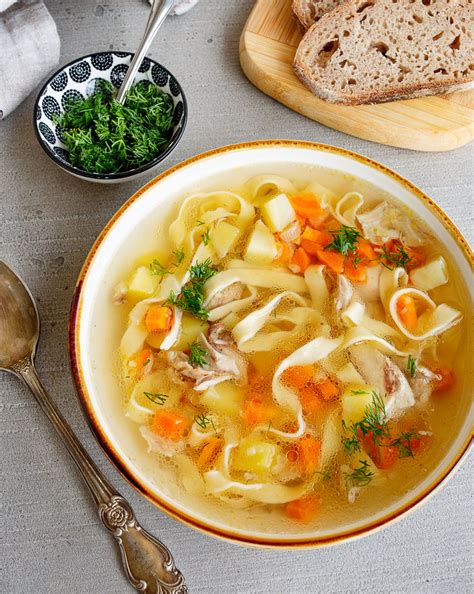 Куриный суп с оставшимися кусочками мяса: вариант на холодное время года