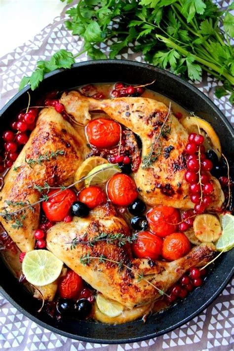 Курица с красной смородиной