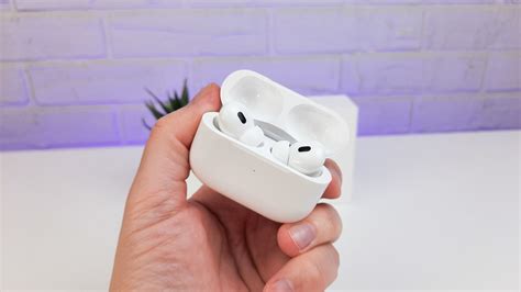 Наслаждайтесь улучшенным функционалом AirPods