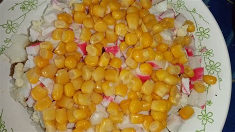 Огурцы в крабовом салате