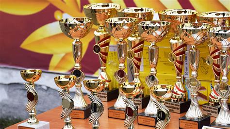 Подготовка кубков и ложек для радости больших и малых