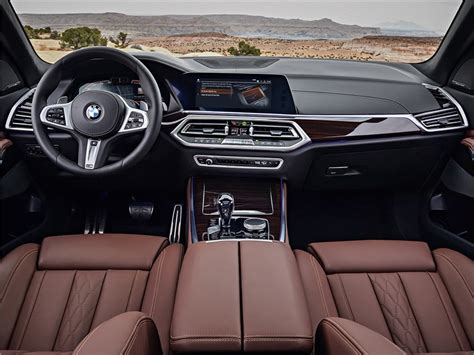 Практичность и удобство салона автомобиля BMW X5