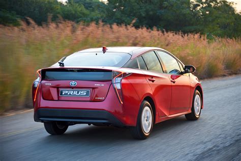 Преимущества и недостатки Toyota Prius 10 поколения