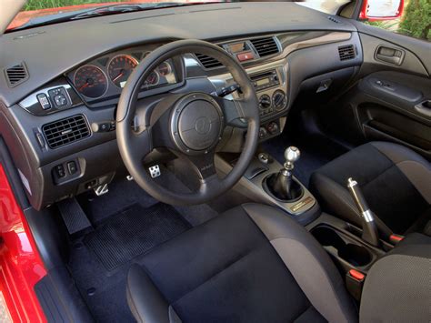Системы автомобиля, связанные с шиной управления автомобилем в модели Mitsubishi Lancer 9