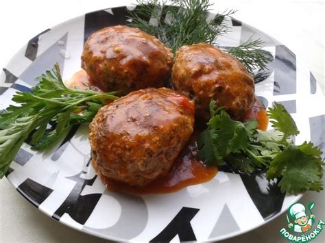 Сочные мясные котлеты в томатном соусе