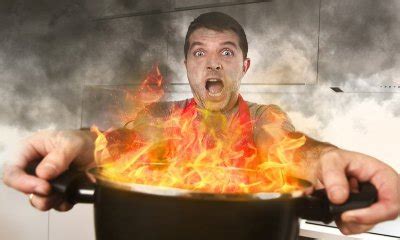 Стойкий запах и дым