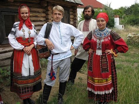 Традиционные русские костюмы для молодых и гостей свадьбы