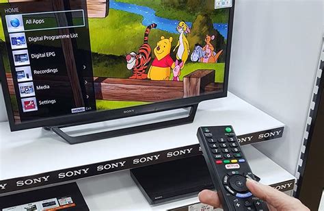 Через меню Smart TV