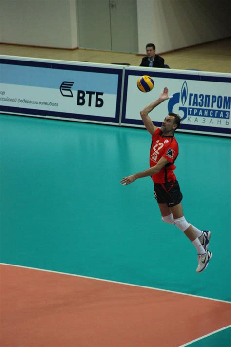 Шаг 3: Загрузка мяча в игру