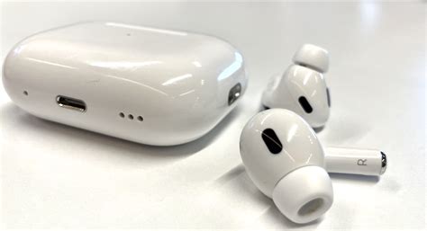 Шаг 3: Установка соединения AirPods Pro с вашим устройством